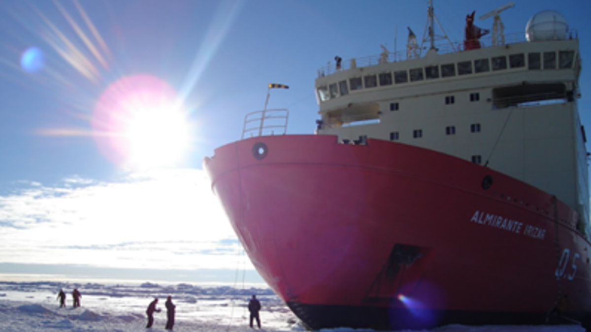 La Antártida no solo representa un vasto y deslumbrante paisaje polar, sino también un desafío único en términos de conectividad.