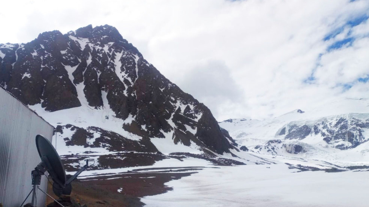 ORBITH destaca por ser pionero en la implementación de tecnología HTS de ultra velocidad, diseñada para la transmisión de grandes volúmenes de datos