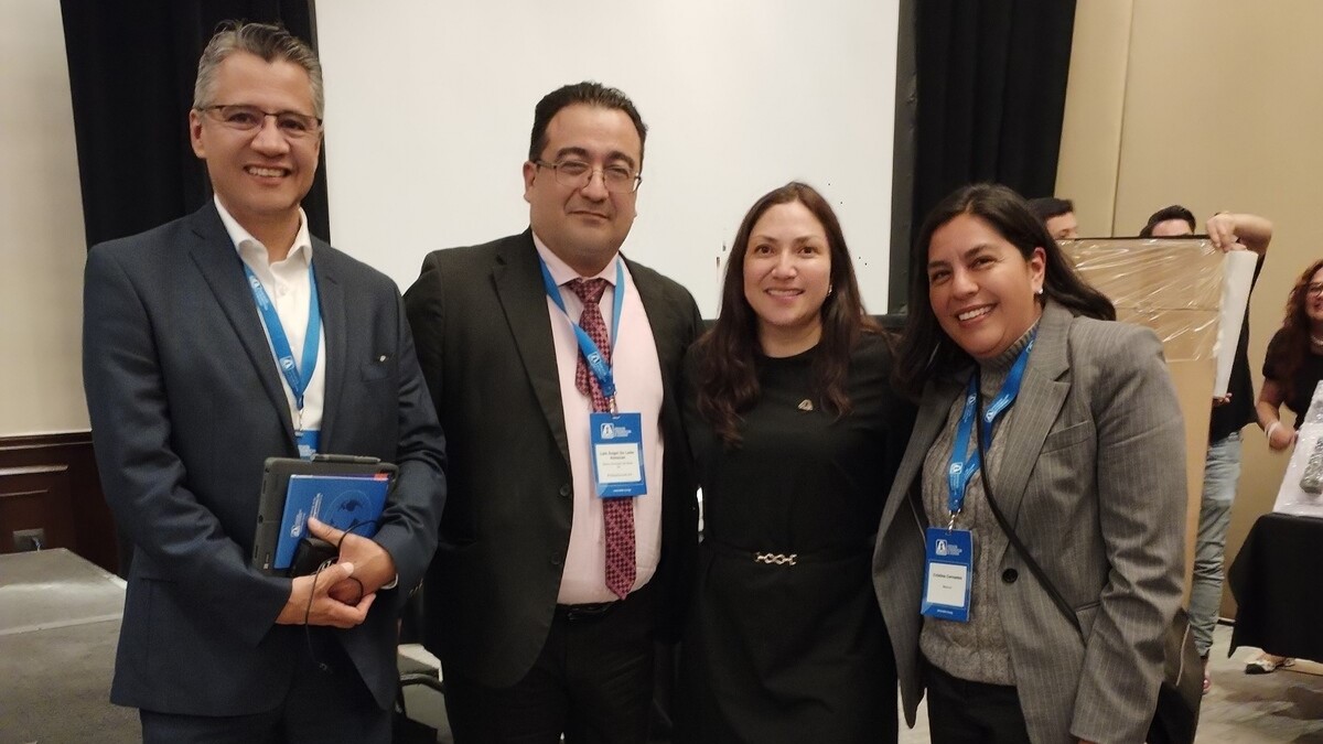 Eduardo Arellano Vázquez junto a Luis Ángel de León Almanza, ambos de Banorte. Jacquelin León, Presidente de ALAS México y Cristina Cervantes, de Mancera y asociados.