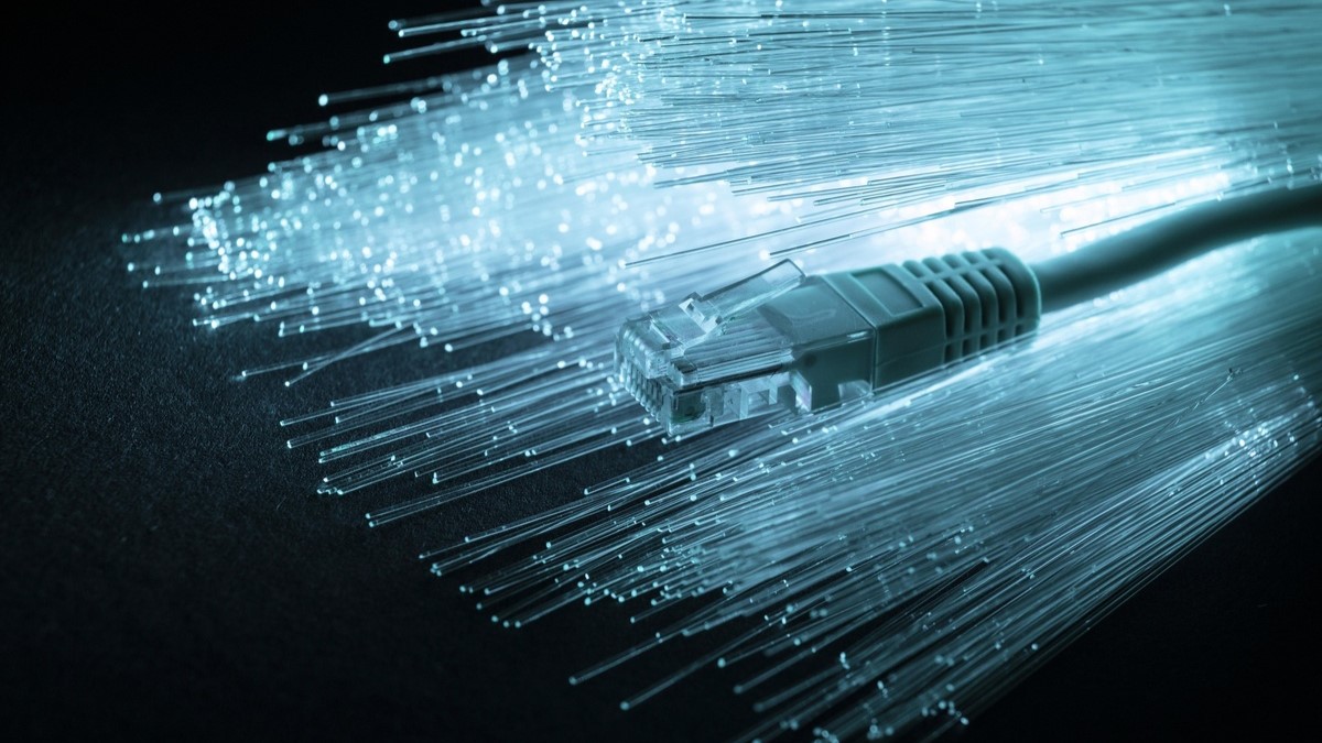 En tan solo tres años, la compañía ha logrado un despliegue significativo, alcanzando 92 ciudades y cubriendo aproximadamente 4.5 millones de hogares pasados.