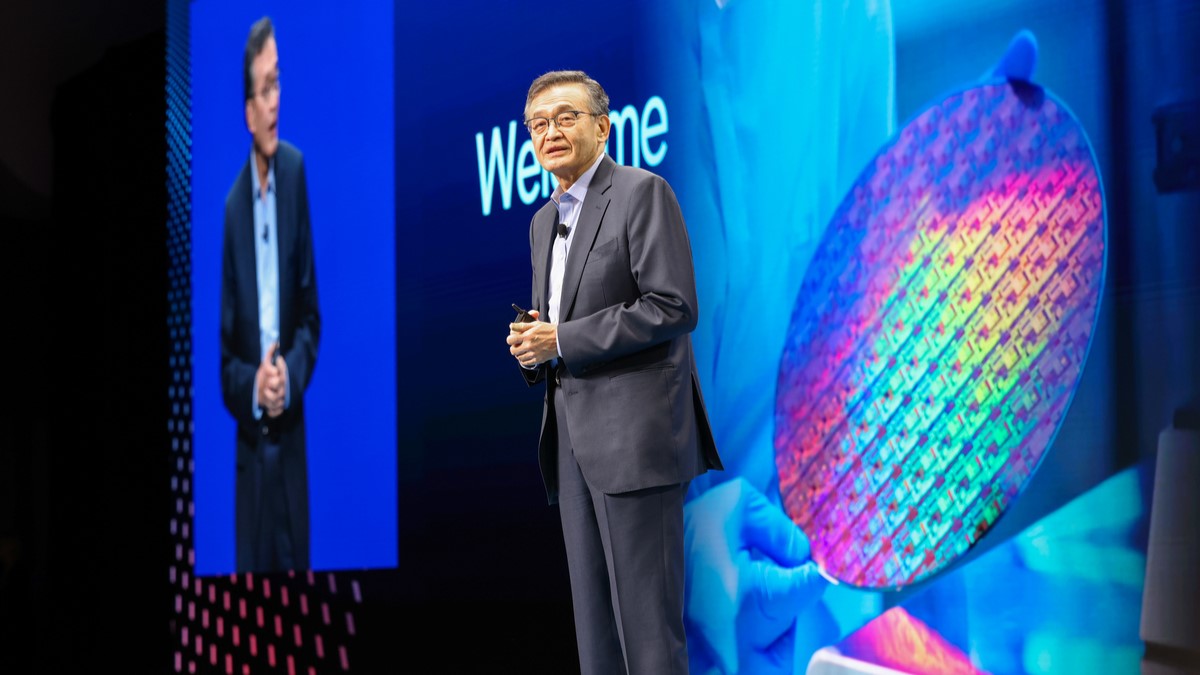 En Direct Connect, Intel Foundry compartió su hoja de ruta de tecnología de procesos, el impulso del empaquetado avanzado y las colaboraciones dentro del ecosistema.