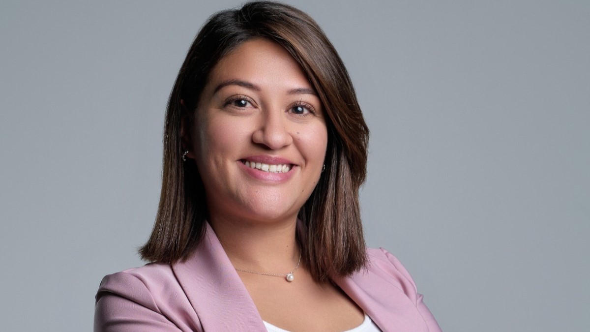 Marcela Andrade, vicepresidente de outsourcing en Latinoamérica de Double V Partners, expertos en disrupción digital, explica cómo contar con perfiles altamente calificados —ya sea internos o vía outsourcing— está marcando la diferencia en empresas que buscan adaptarse, innovar y escalar de forma sostenible.