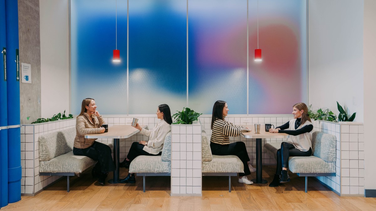 En un mercado de oficinas que continúa en expansión y, con una mayor demanda de espacios de trabajo flexibles, WeWork refuerza su apuesta por el mercado latinoamericano con una estructura de liderazgo regional y una visión global renovada para este 2025.