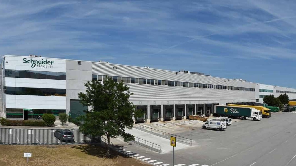 Del 30 de junio al 4 de julio, Schneider Electric reunirá a líderes de centros de datos, clientes corporativos y tomadores de decisión de toda Suramérica en Italia y España para vivir una experiencia inmersiva donde conocerán de primera mano cómo se construye y opera infraestructura de última generación: modular, eficiente, sustentable y lista para escalar con Inteligencia Artificial.