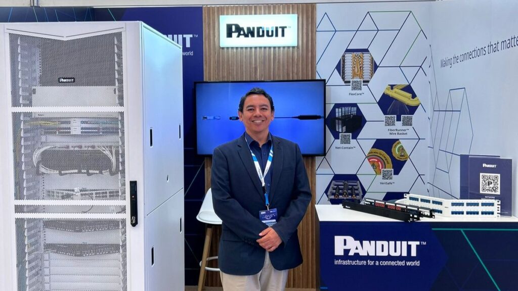 Pablo Huapaya, Territory Manager Panduit Perú.