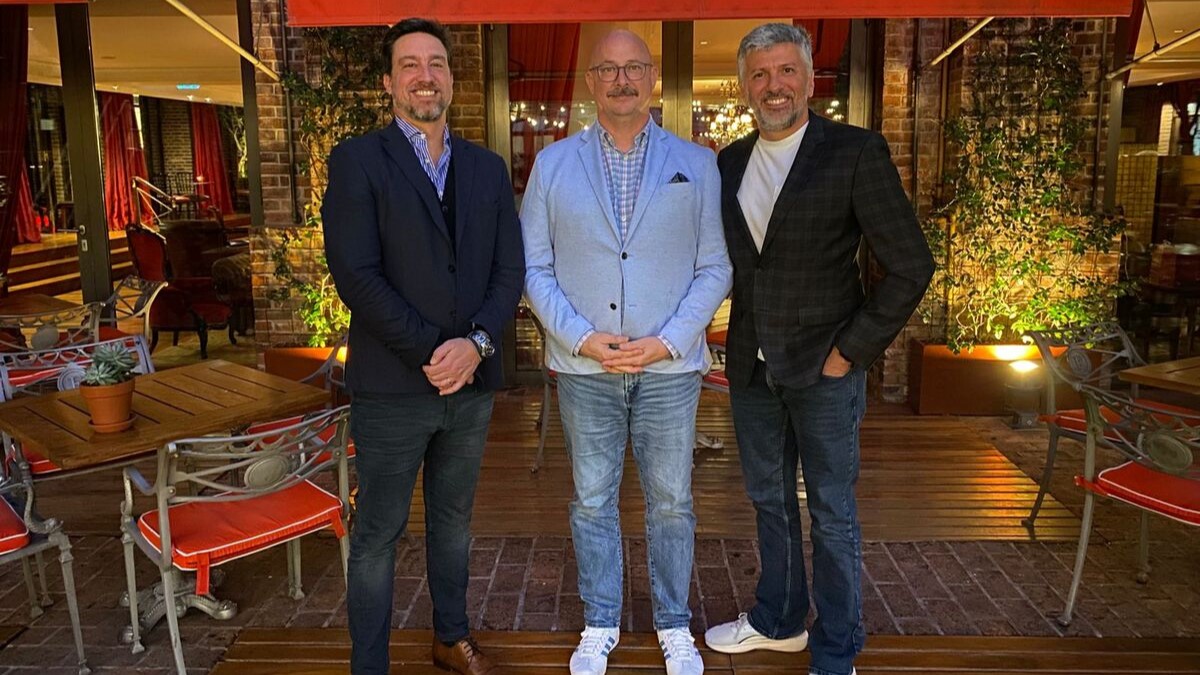 El equipo de BMC en Argentina: Martin Arrupe, director general para NOLA; Celso Rodrigues, vicepresidente y Gerente General para América Latina; Jon Harmon, vicepresidente de Ventas para las Américas.