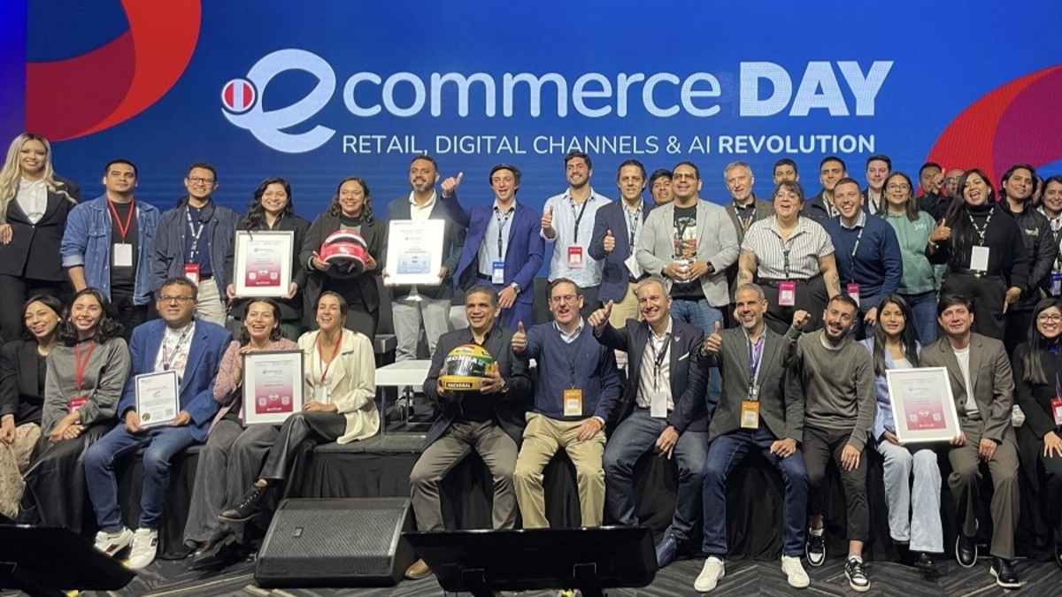 Líderes empresariales del ecosistema participantes en eCommerce Award Perú 2025, como Pedro Ganoza, Head BDM en Mercado Libre; Leslie Passalacqua, directora comercial en Grupo Yes; Mariela Nazar, directora eCommerce Day Tour; Jaime Montenegro, Head of Digital Business, CCL; Alejandro Penagos, CEO & Founder en VCC; Walter Cabanillas, CEO SkilUp4AII; Giancarlo Falconi, gerente General Perú, QuintilValley; Dieter Spangenberg, Chief Fraud and Payments en Koin; Luigia Garofalo, gerente Marketing en Integra Retail; Jonathan Montoya, Country Manager emBlue, entre otros.