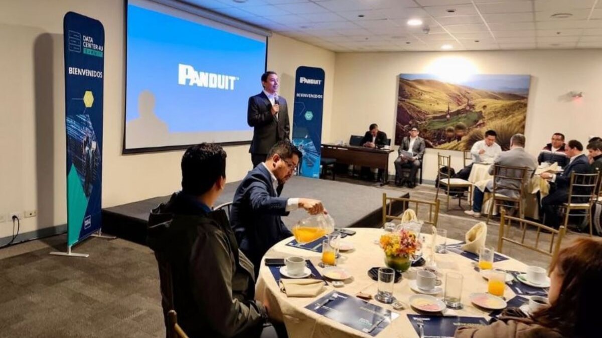 Especialista de Panduit señaló que esta transformación implica inversiones en redes, potencia y enfriamiento, pero también abre un mercado en expansión para quienes sepan adaptarse.