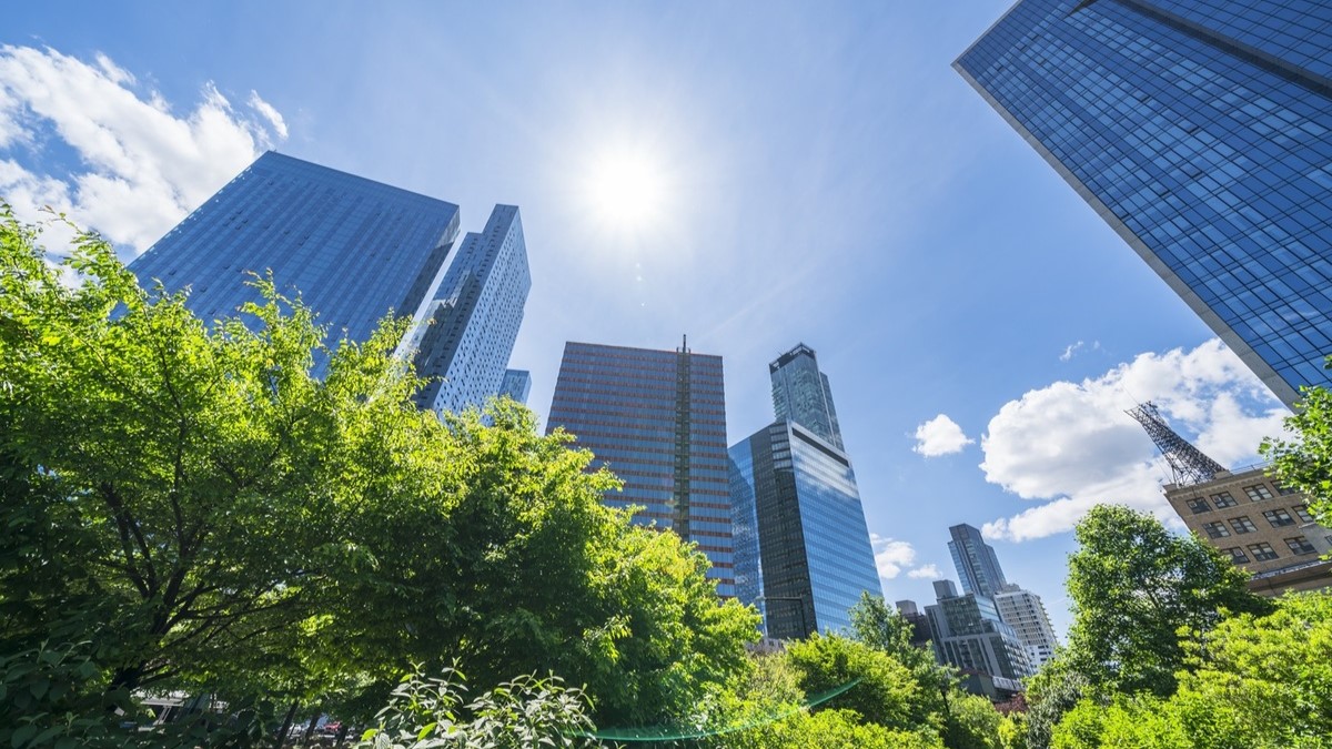 La digitalización inteligente de la energía en edificios permite medir mejor, automatizar procesos clave y tomar decisiones basadas en datos, según Schneider Electric.