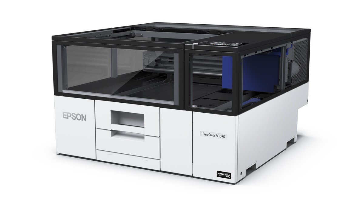 Compacta, versátil y pensada para ampliar las posibilidades de negocios de todos los tamaños, esta solución abre la puerta a una nueva era de producción creativa y de alta calidad.