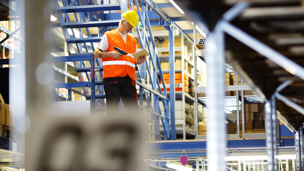 La compañía colombiana migró a una solución Cloud ERP Privada para estandarizar sus operaciones, logrando una mejora del 62% en los tiempos de respuesta al cliente y optimizando la toma de decisiones estratégicas.