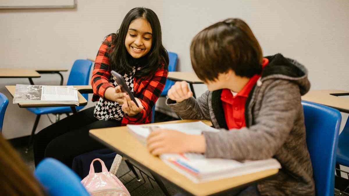 En este nuevo regreso a clases en el país, Kaspersky advierte sobre los riesgos de una vida escolar cada vez más conectada y la importancia de acompañar a los niños en su entorno digital.