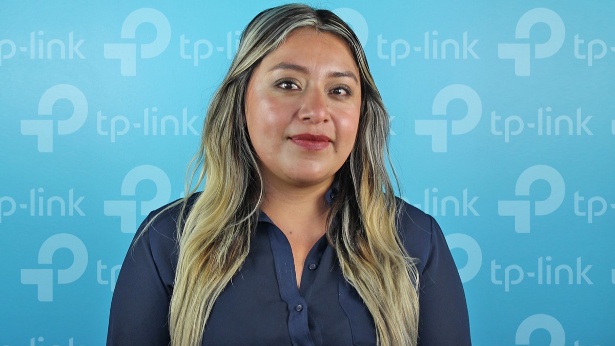 Elizabeth Benito, Ingeniera Preventa en TP-Link México. Tras certificar a más de 300 canales en 2025, la marca evoluciona su programa hacia arquitecturas completas de red, incorporando routing, switching y soluciones híbridas GPON.
