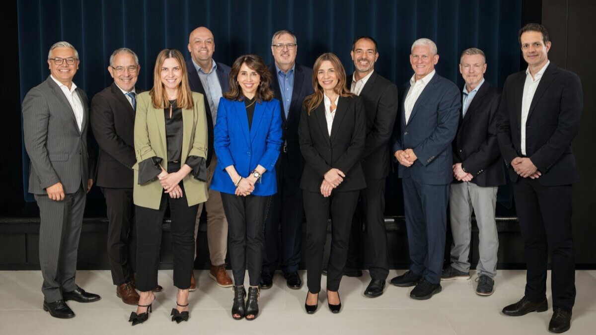 La reestructuración de liderazgo de Cirion busca transformar la operación empresarial en Latinoamérica, fortaleciendo la infraestructura crítica y preparándola para el futuro. De izquierda a la derecha: Diego Mahecha, Paul Choiseul, Juanita Bejarano, Santiago Londoño, María Claudia Rey, Daniel Peiretti, Valeria Plastino, Pablo Yáñez, Timothy Medina, Barrett MacCheyne, Augusto Salomon.