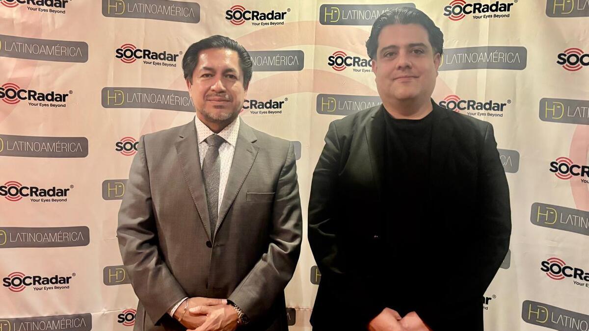 Fausto Escobar, CEO de HD Latinoamérica, junto a Iker Alonso, gerente comercial para México y Latinoamérica de SOCRadar, en el marco del anuncio de la alianza entre ambas compañías.