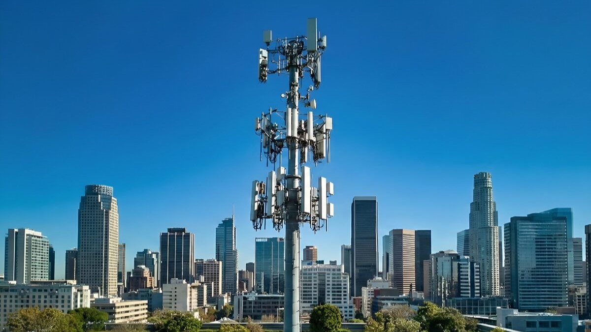 GlobalLogic aborda la evolución hacia 6G como un cambio estructural para habilitar un IoT autónomo y sin baterías. El foco está en cómo nuevas arquitecturas, incluyendo Edge AI, permitirán dispositivos capaces de operar con energía del entorno, respondiendo a uno de los principales cuellos de botella del IoT actual: la dependencia energética.