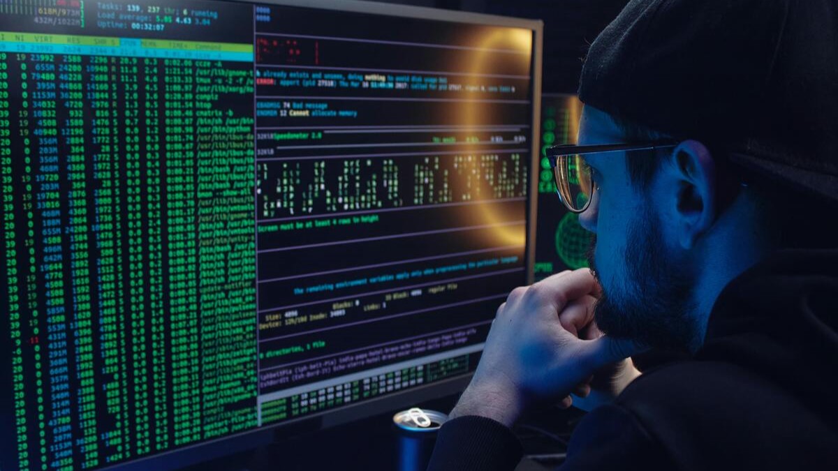 El avance de amenazas más complejas desafía la capacidad de las organizaciones para detectar y responder a incidentes, evidenciando brechas en la madurez de ciberseguridad.

Los CISOs de Argentina se destacan como los más preocupados por garantizar la protección de sistemas y datos.