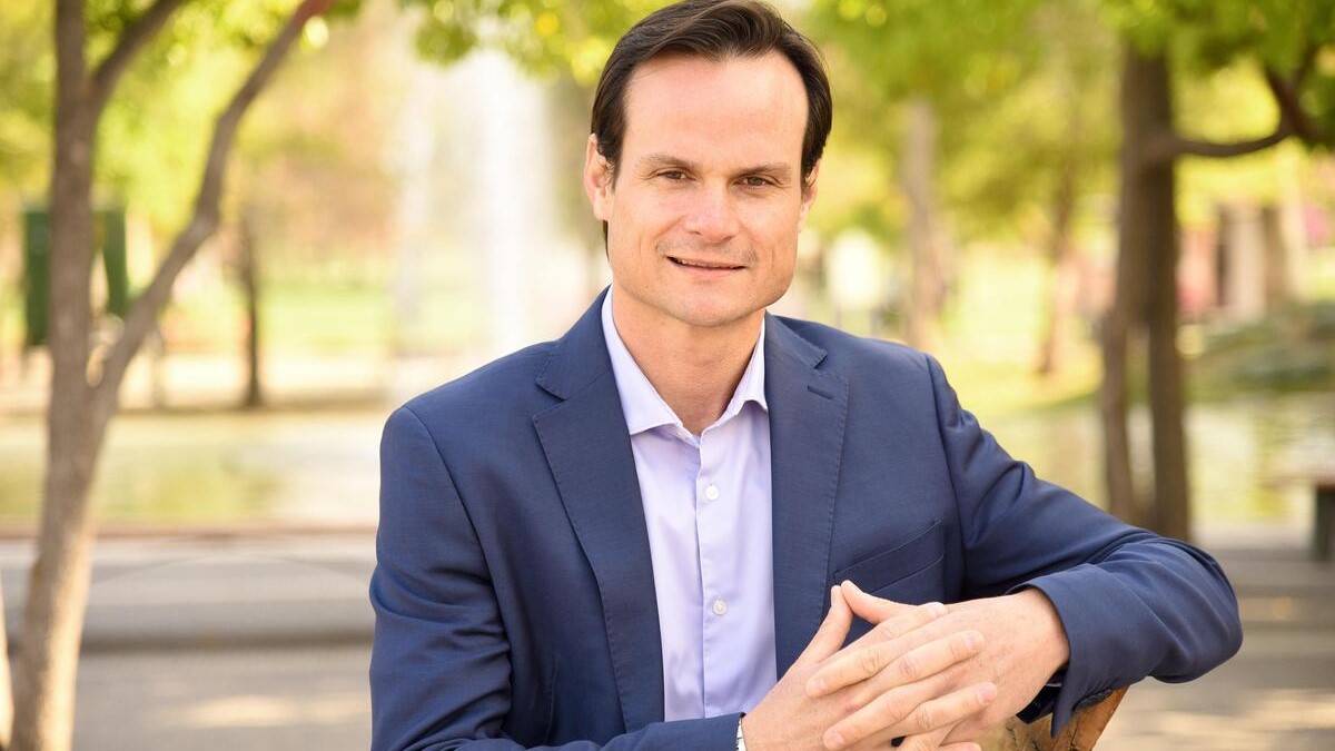 Carlos Oviedo Risi liderará la estrategia comercial de la compañía en servicios de conectividad internacional, acceso a la nube e internet empresarial, en un contexto de creciente demanda por infraestructura digital de alta capacidad local y regional.