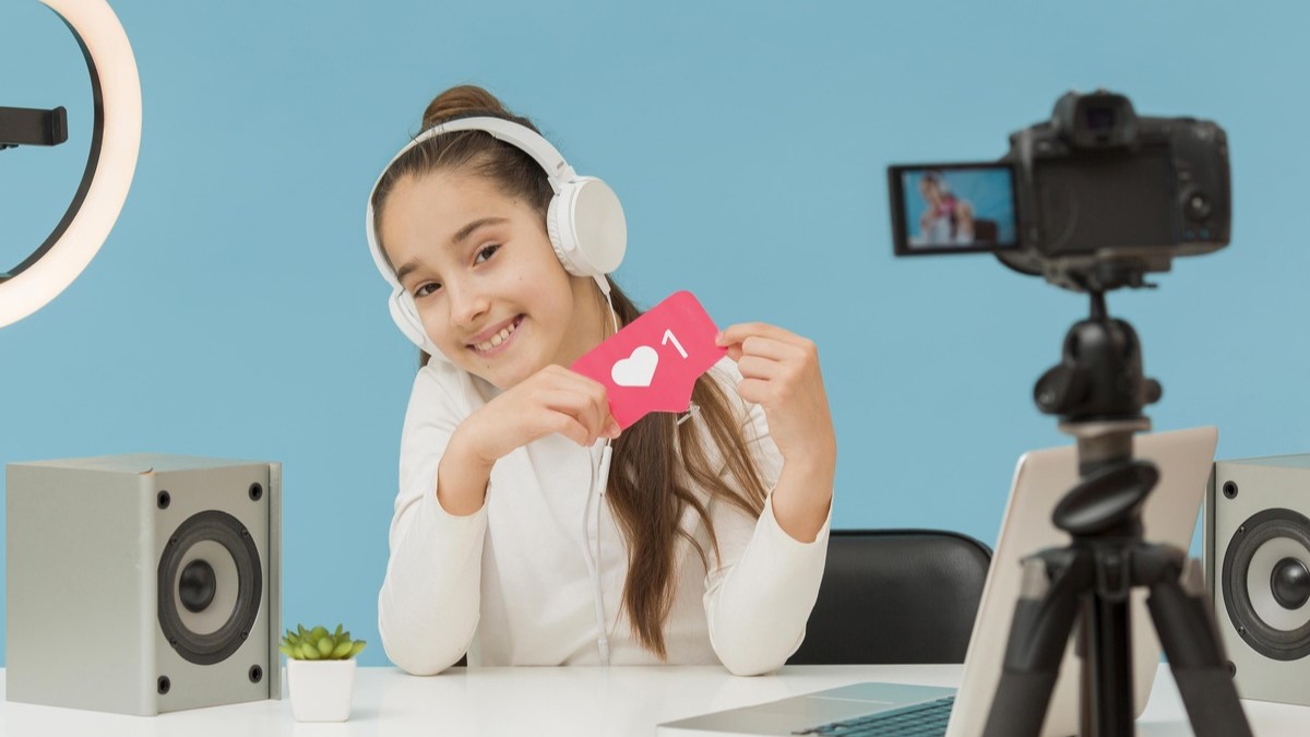 Estudio de Kaspersky revela que, en América Latina, ser influencer ya se posiciona como una de las profesiones soñadas por niños y niñas. El 34% de los padres estaría dispuesto a apoyarlo, impulsado por el auge de plataformas como YouTube y TikTok.