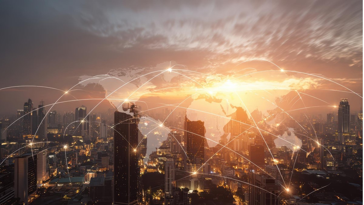 En un mundo donde circulan 14 petabytes de datos por minuto, la inmediatez ya no es un lujo, sino una exigencia en el mercado. Cirion Technologies analiza cómo las tecnologías emergentes, desde la IA hasta el Edge Computing, están transformando la conexión entre empresas y clientes, apoyándose en una infraestructura Tier 1 que elimina intermediarios y reduce la latencia al mínimo.