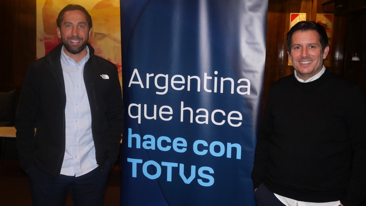 Alexandre Apendino, VP de atención y relacionamiento de Totvs, y Javier Marbec, director internacional de Totvs.