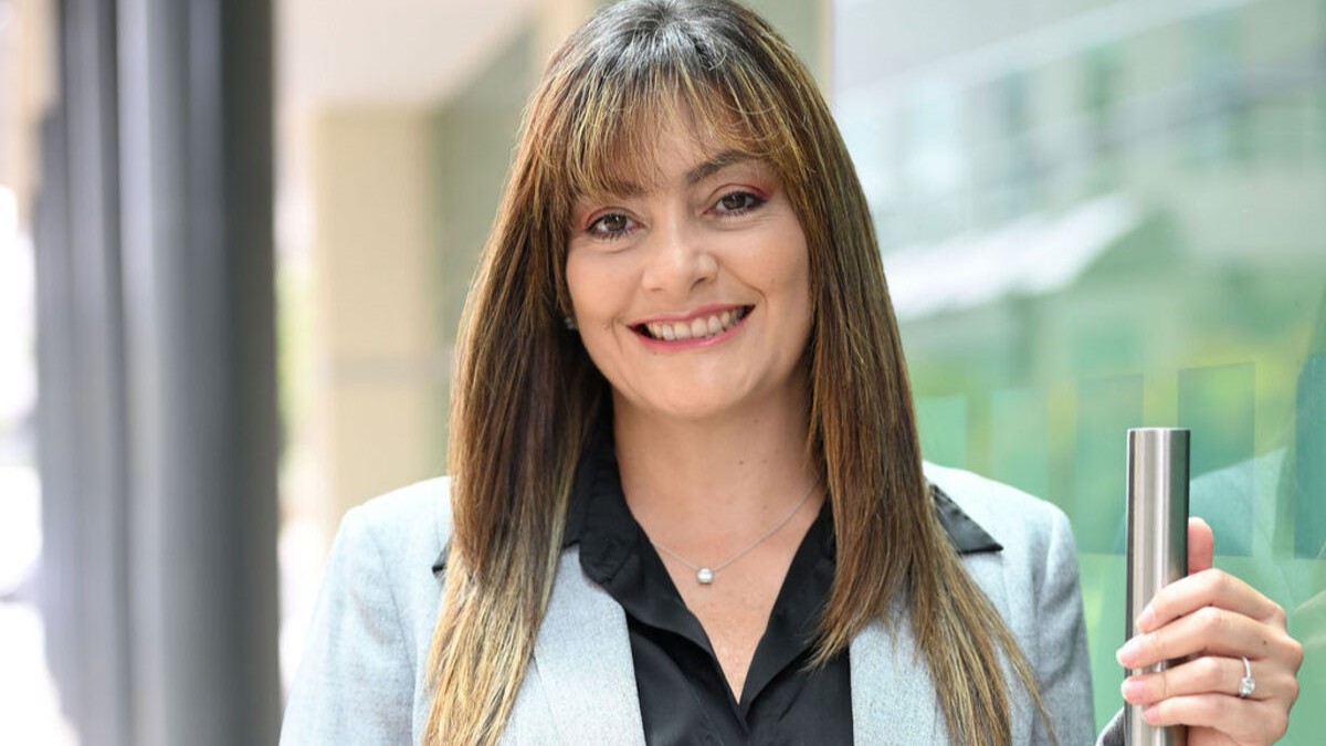María José Bazo, presidenta del Clúster Centroamérica de Schneider Electric, analiza uno de los principales desafíos para la competitividad empresarial de la región: la escasez de talento digital.
