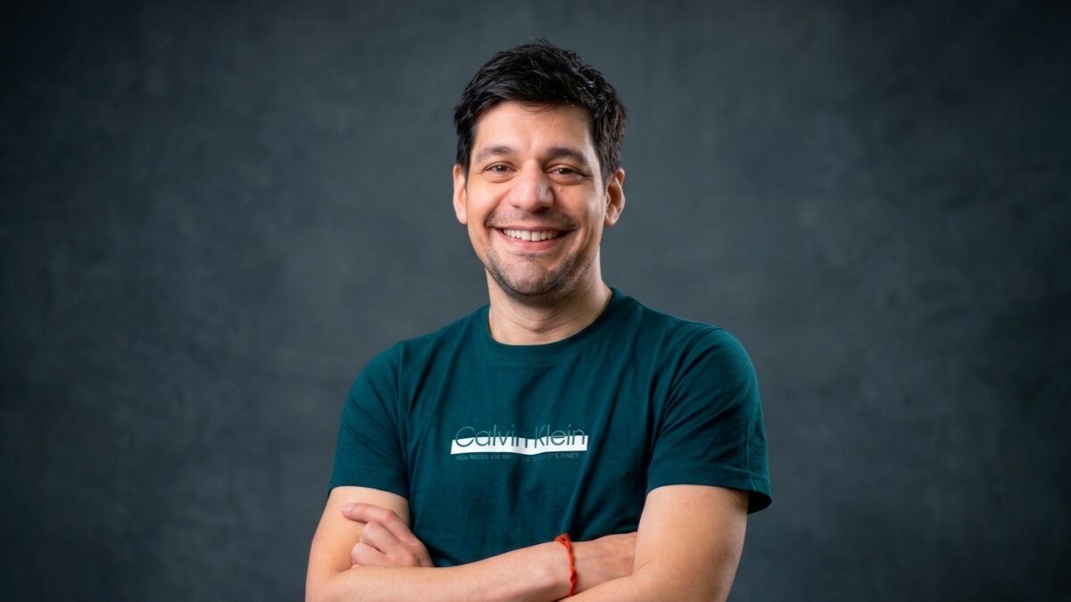 redbee, empresa especializada en desarrollo de software para la industria financiera, aplica un método de cinco fases que reduce entre un 30% y 50% los tiempos/costos de migración de sistemas legados, combinando ingeniería y agentes de IA.