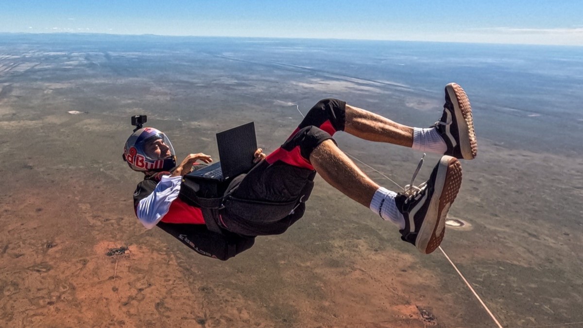 El flujo de trabajo evoluciona para transformar para momentos extremos en historias extraordinarias con la ProArt GoPro Edition, una laptop creada en colaboración con la reconocida marca de cámaras de acción.