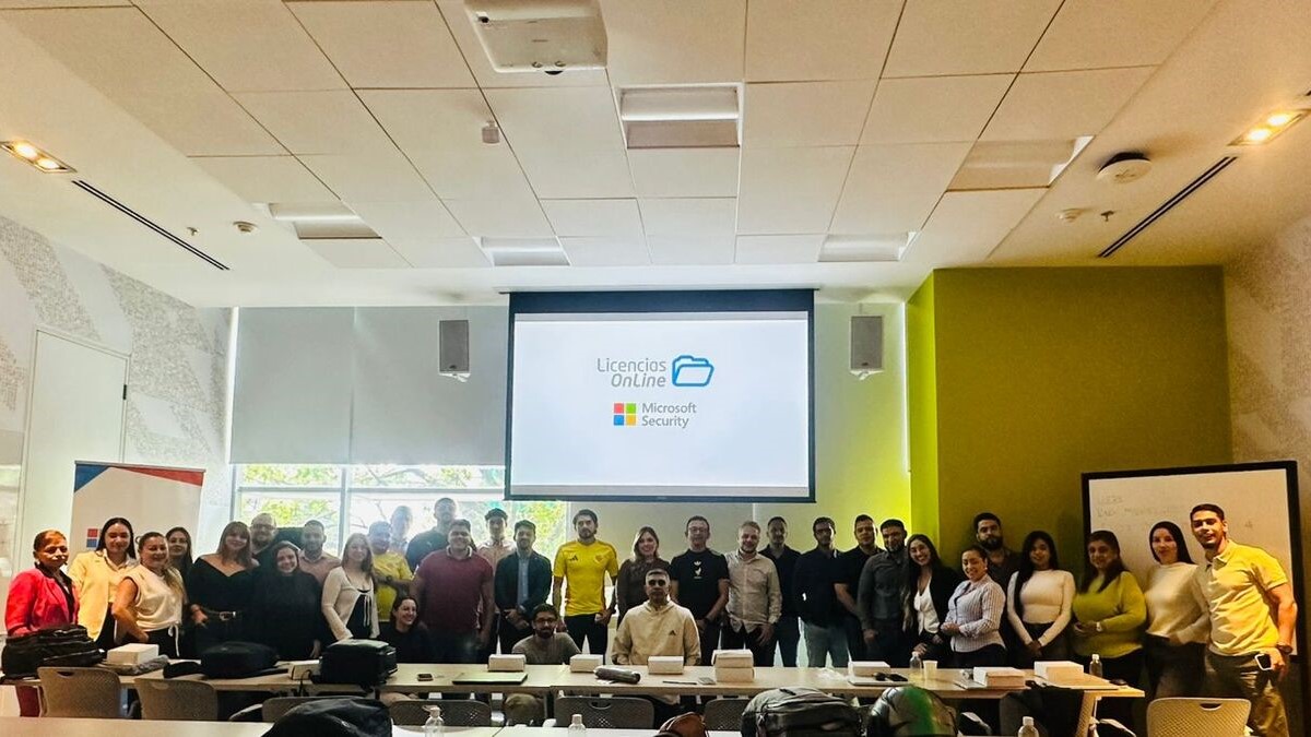 Durante el encuentro para partners 'Agentes inteligentes y datos seguros' celebrado en Medellín, expertos de Licencias OnLine analizaron cómo la integración de Microsoft Copilot Studio y Microsoft Security permite a las empresas colombianas crear asistentes virtuales bajo un estricto enfoque de protección de datos desde su diseño, logrando transformar la innovación en resultados tangibles.