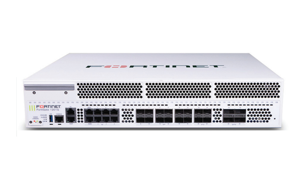 El nuevo FortiGate 1200G, impulsado por tecnología ASIC y combinado con FortiSASE Outpost, ofrece protección avanzada contra amenazas y capacidades SASE desde la nube hacia entornos locales bajo control del cliente.